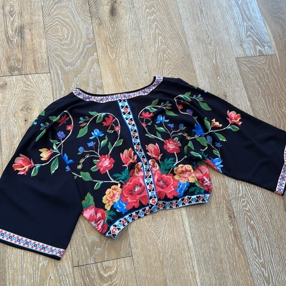 Flying Tomato Tropical Print Crop Top - Picture 6 of 7